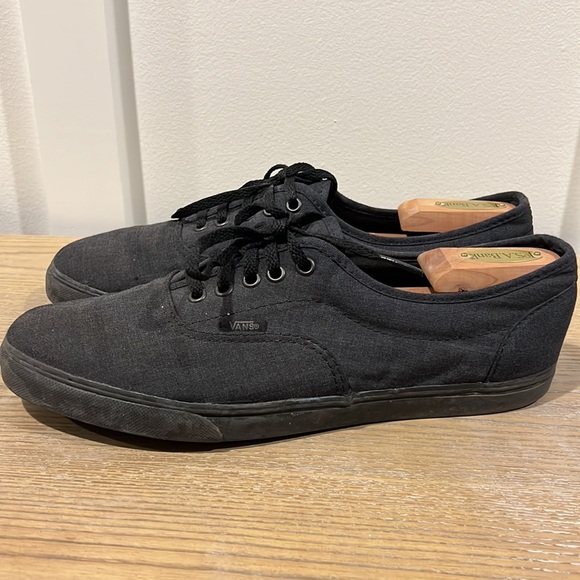 Vans Low Tops size 11 - Picture 2 of 5